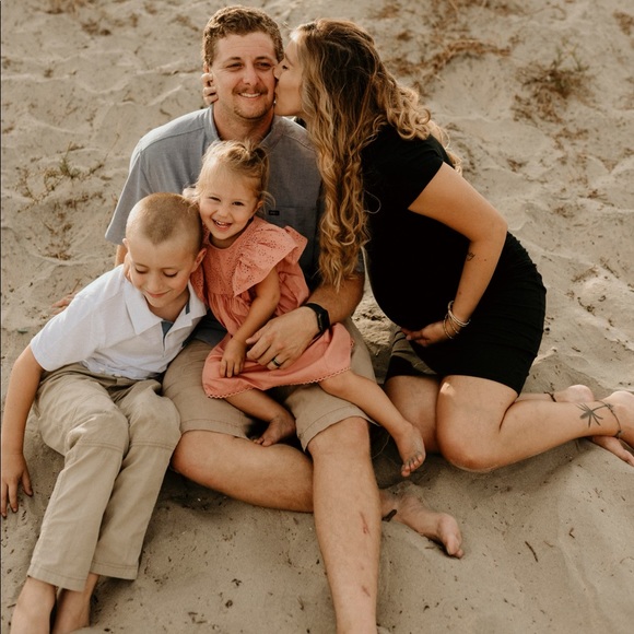 Meet your Posher, Amanda - Picture 4 of 4